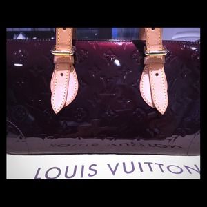 🚫SOLD🚫Authentic!! LOUIS VUITTON Vernis bag