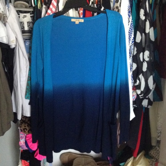 Blue ombré cardigan 🎀