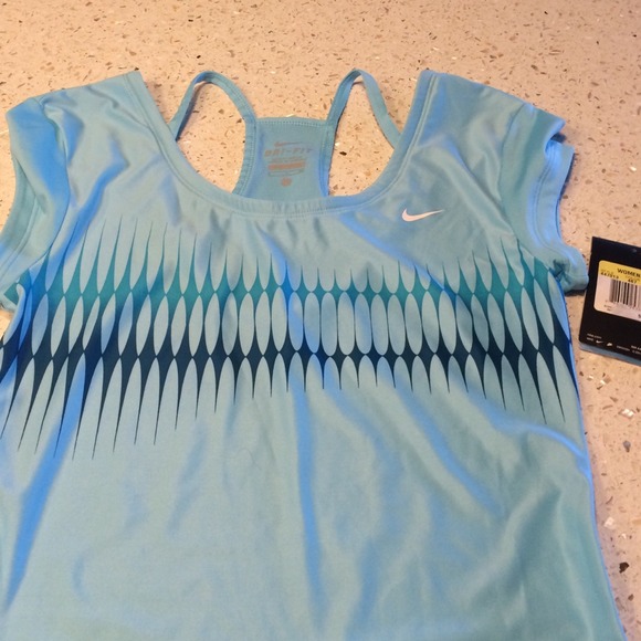 Nike tennis top new with tag