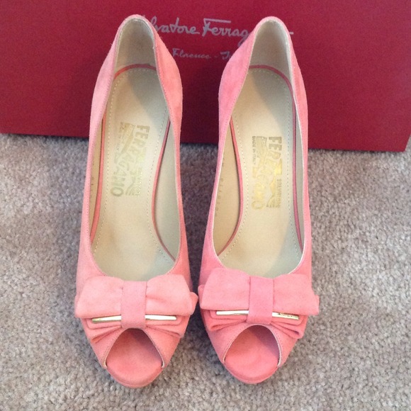 Salvatore Ferragamo Rossela Pumps - Picture 2 of 4