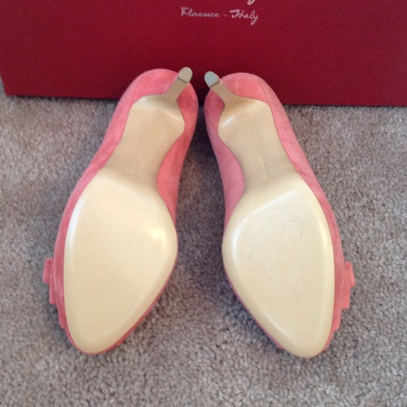 Salvatore Ferragamo Rossela Pumps - Picture 3 of 4