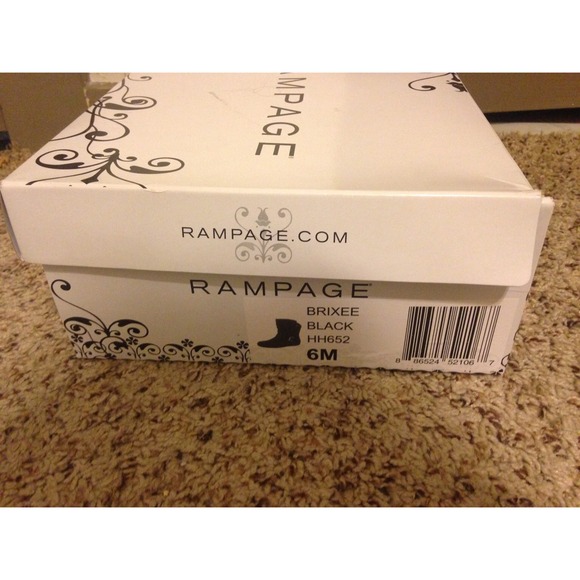 New Rampage Brand Black Booties Size 6 - Picture 4 of 4