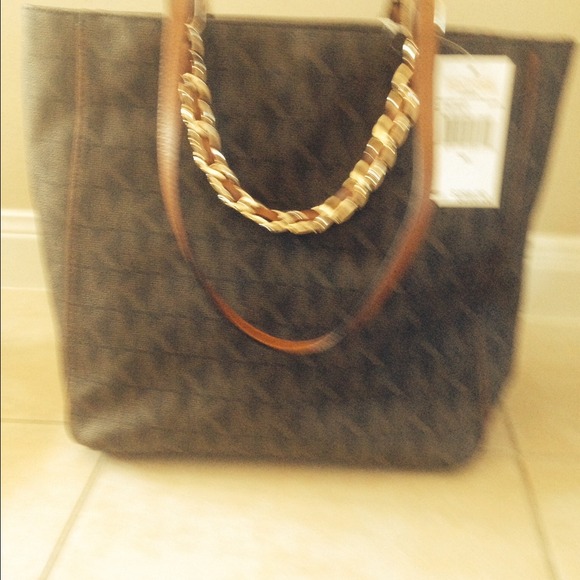 Michael Kors Harper large Signature Tote - Picture 2 of 3