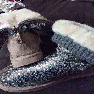 TRADE WITH @BLCS222VICTORIA S  PINK SEQUIN BOOT. .