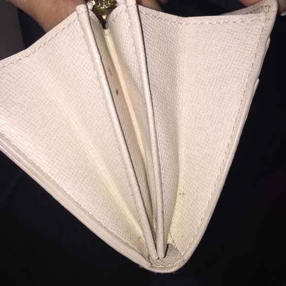 Addtl pics of lv wallet - Picture 1 of 2