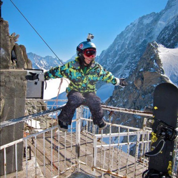 Meet Your Posher, Sylvia - Picture 3 of 4