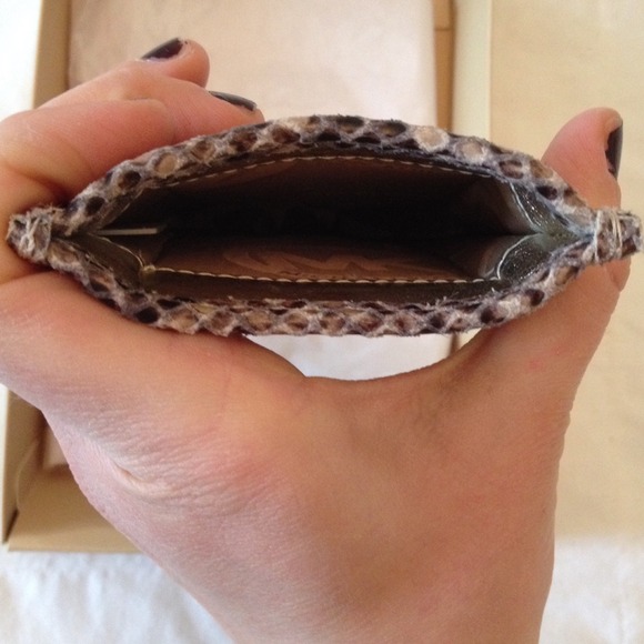 Michael Kors phone holder snakeskin print new wtag - Picture 2 of 4