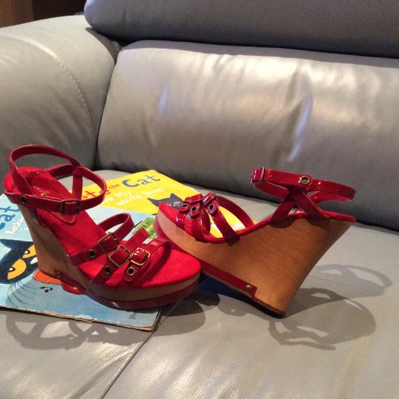 ☀️ RED SANDALS FOR SUMMER ☀️ - Picture 2 of 4