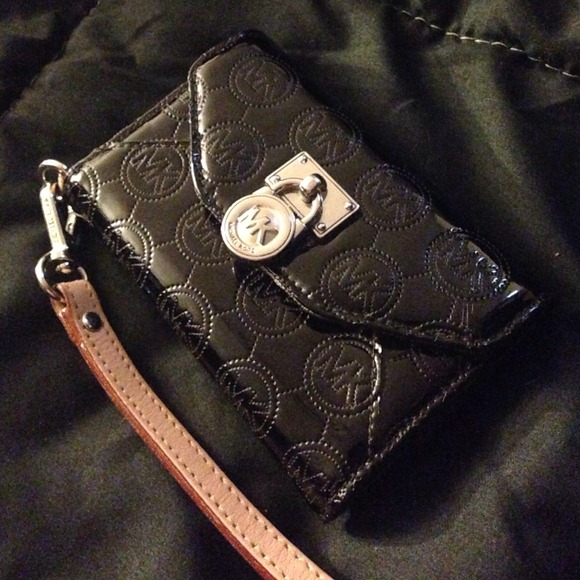Michael kors iPhone 4 wallet case - Picture 1 of 4