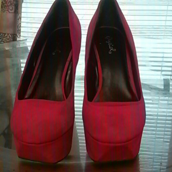 Red wedge heel