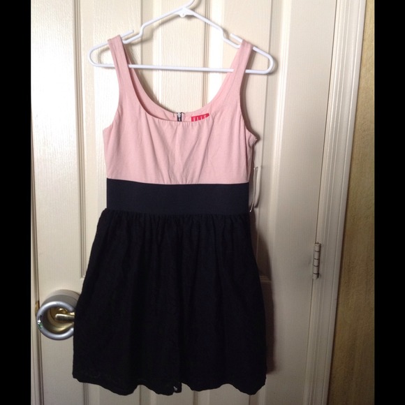 Elle Dresses & Skirts - Elle Dress