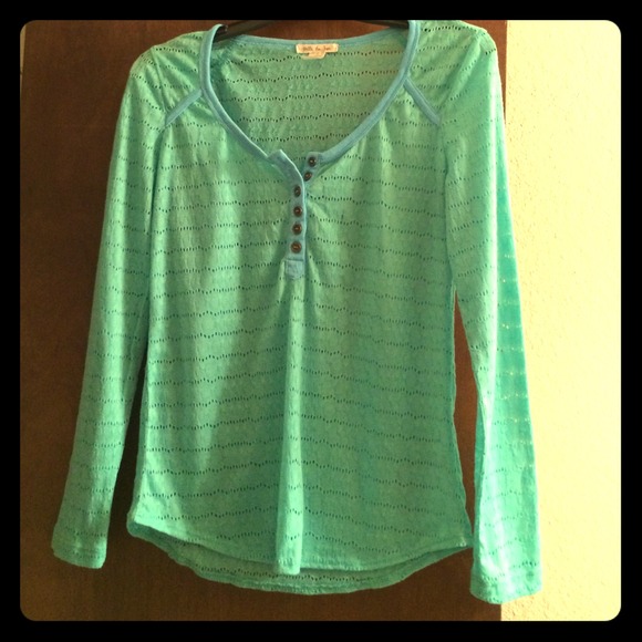Cute eyelet long sleeve