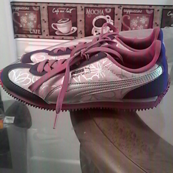 Pink & purple pumas