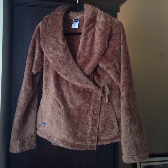 Patagonia fleece wrap!