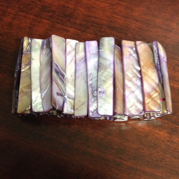 Purple mother of pearl stretchy bracelet