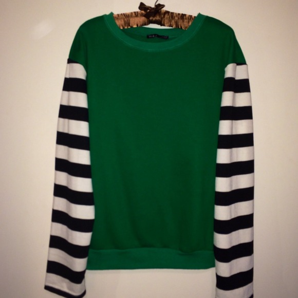 🎄Super Sale🎄 Unique boutique Sweatshirt Size M L