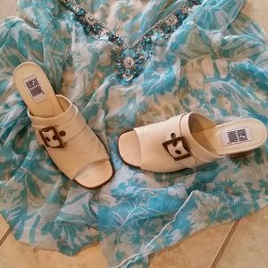 Gorgeous Cabana Beige "Rush Hour" sandles.
