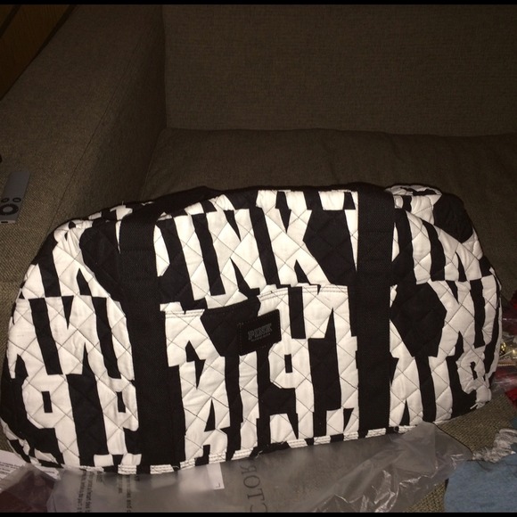 Vs pink duffle bag fashion show print
