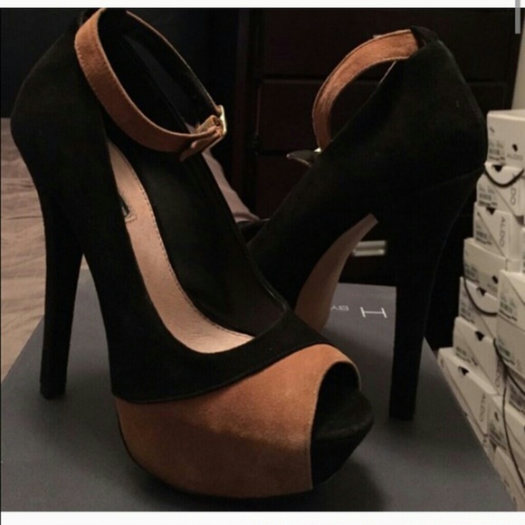 Peep toe pumps