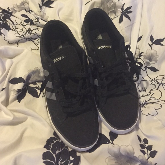 Adidas - Picture 4 of 4