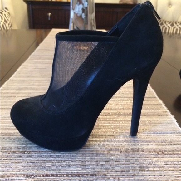 Jessica Simpson heels 4 1/2 inches, black, sz 6.5