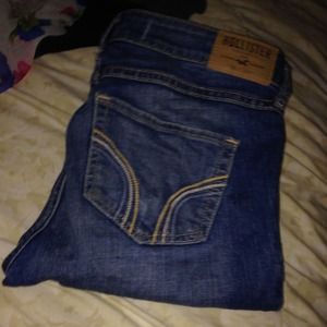 Hollister mid rise jeans!