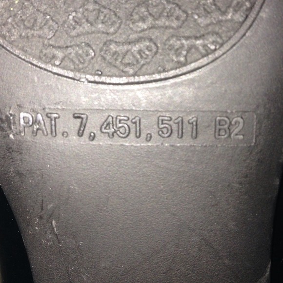 Heels - Picture 3 of 3