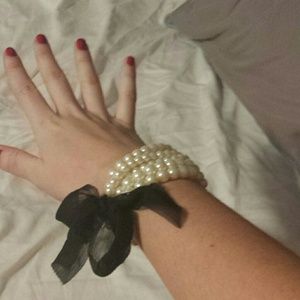 Pearl bracelet