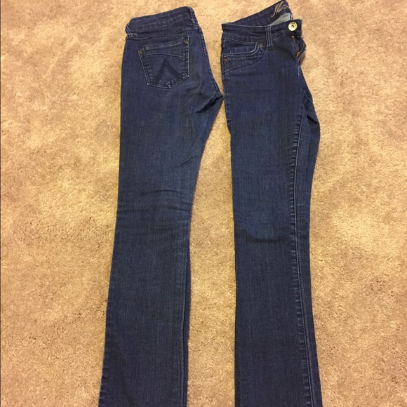 2 pairs Delias Morgan skinny jeans