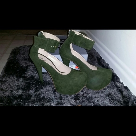GENTLY Used Shade Platform Heels
