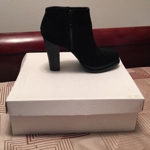 Black suede BCBG platform