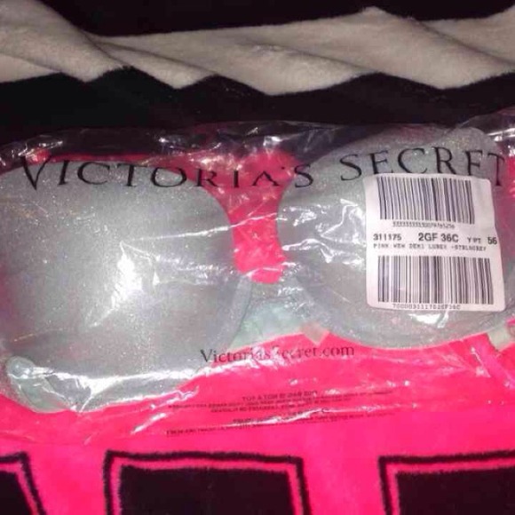❌SOLD❌Shimmer Victoria's Secret Bra - Picture 4 of 4