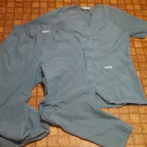 Scrub set