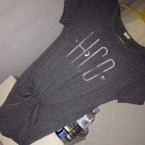 Hollister tee!