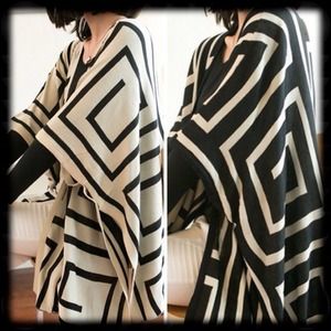 🎉3xHP🎉"AMAZING" SLEEVELESS SHAWL‼️LAST 1 CRM‼️