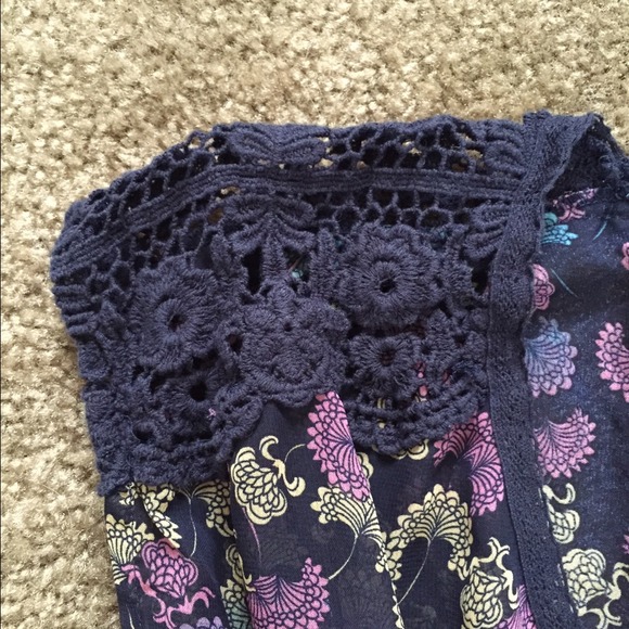 🚫 SOLD 🚫Xhilaration sheer peasant top - Picture 3 of 4