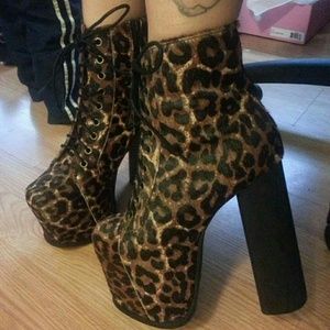 Jeffrey Campbell Big Lita Leopard size 8