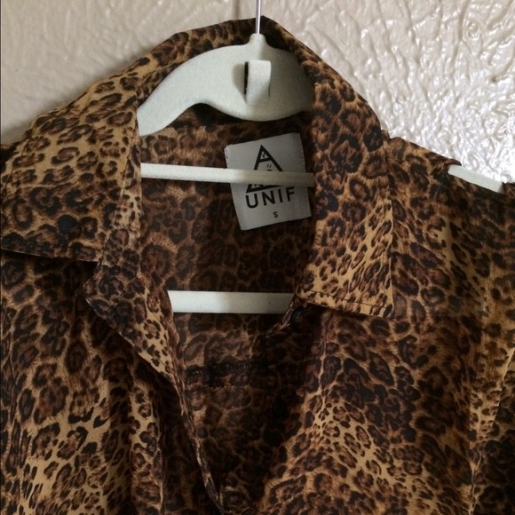 Asymmetric UNIF leopard blouse - Picture 3 of 4