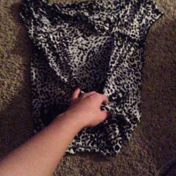 A backless cheetah express shirt - Picture 4 of 4