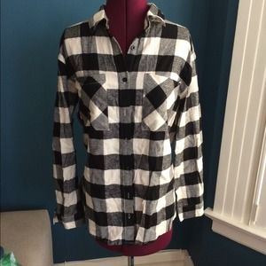 Womens black and white flannel shirt