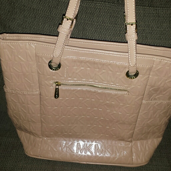 Michael Kors tan handbag - Picture 2 of 4