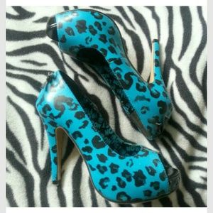 Iron Fist Jungle Love pumps size 7