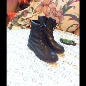 Combat boots