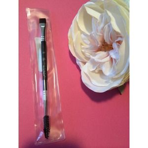 💕Anastasia Beverly Hills Brush💕