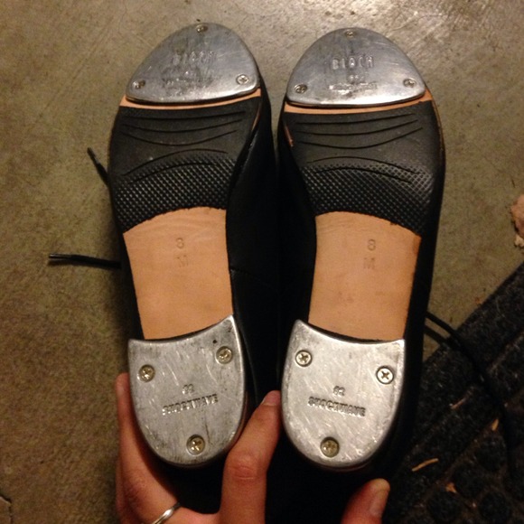 Medium tap shoes for dance