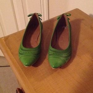 Green pointy toe flats