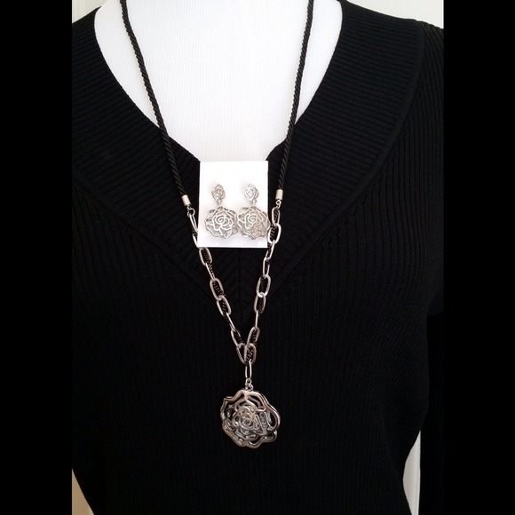 🎄gift set🎁 encased loose CZ jewlery - Picture 2 of 3