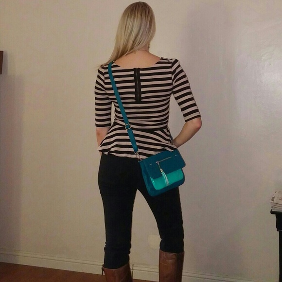 🚫Sold in bundle🚫Black and tan peplum top - Picture 2 of 2