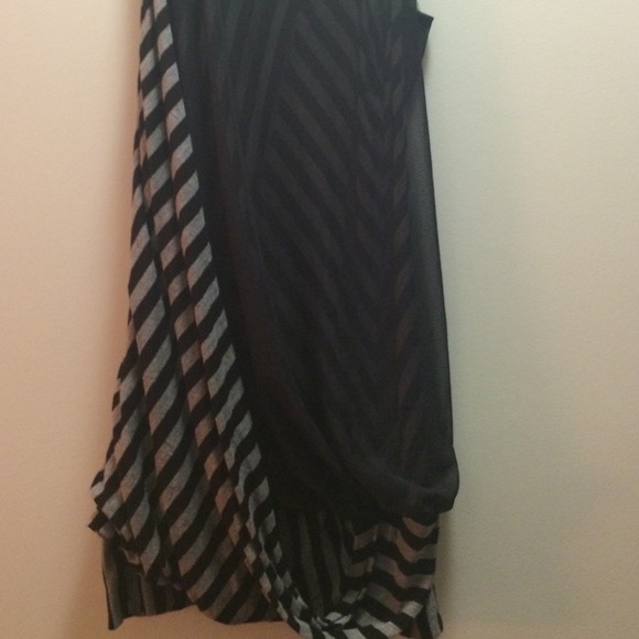 Bcbgmaxazria dress with mesh overlay - Picture 3 of 3