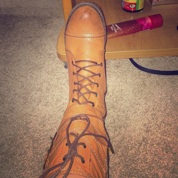 combat boots! (ON HOLD)